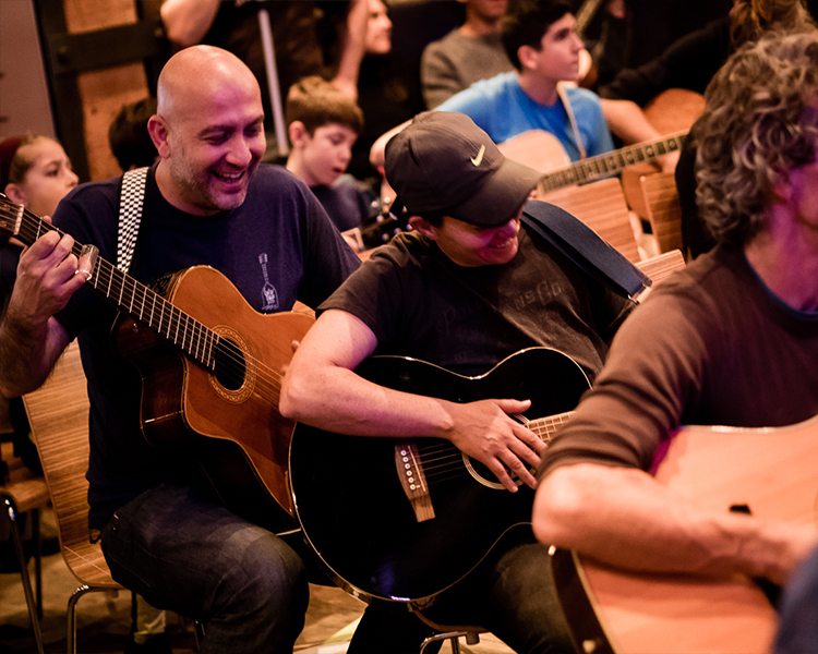 FlushingTwnHall's tweet photo. Do you love to play guitar (or any other string instrument) in a group? Then don’t miss our #GuitarMash tonight! Added bonus: special guest Carlos Alomar (he worked w/ #DavidBowie) will join @guitarmashnyc in #Flushing #Queens! https://t.co/9pEaJPqTZx https://t.co/JuUVN2iyhL