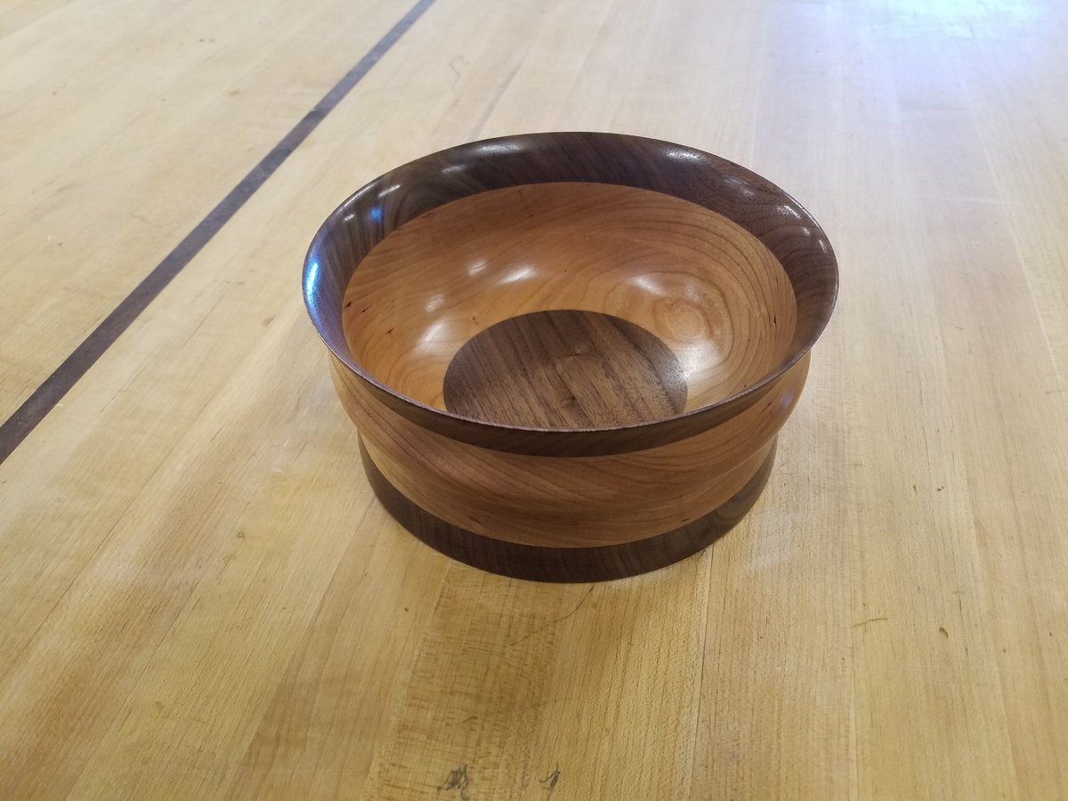 R7_Shop's tweet photo. Nolan did a really slick job on his walnut and cherry bowl. Great job! https://t.co/aX4DUNADry