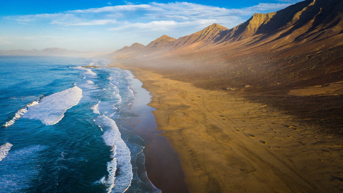 wildplanetblog's tweet photo. Playa de Cofete, Fuerteventura

Wildest and most beautiful beach I have ever seen!

https://t.co/5eSPkOvdrB

#beachvibes #drone #droneoftheday #drones #fuerteventura #canaryislands #beaches #aerialphotography #aerial #wildearth #travelblogger #traveltips #Travelers #nature #Earth https://t.co/Q9jKyb3l2W