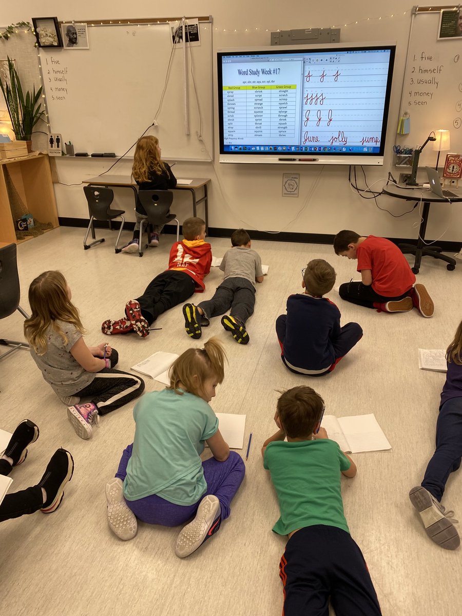ThirdGradeTale's tweet photo. Word work and handwriting to start our Monday morning. https://t.co/IBHss73XtQ