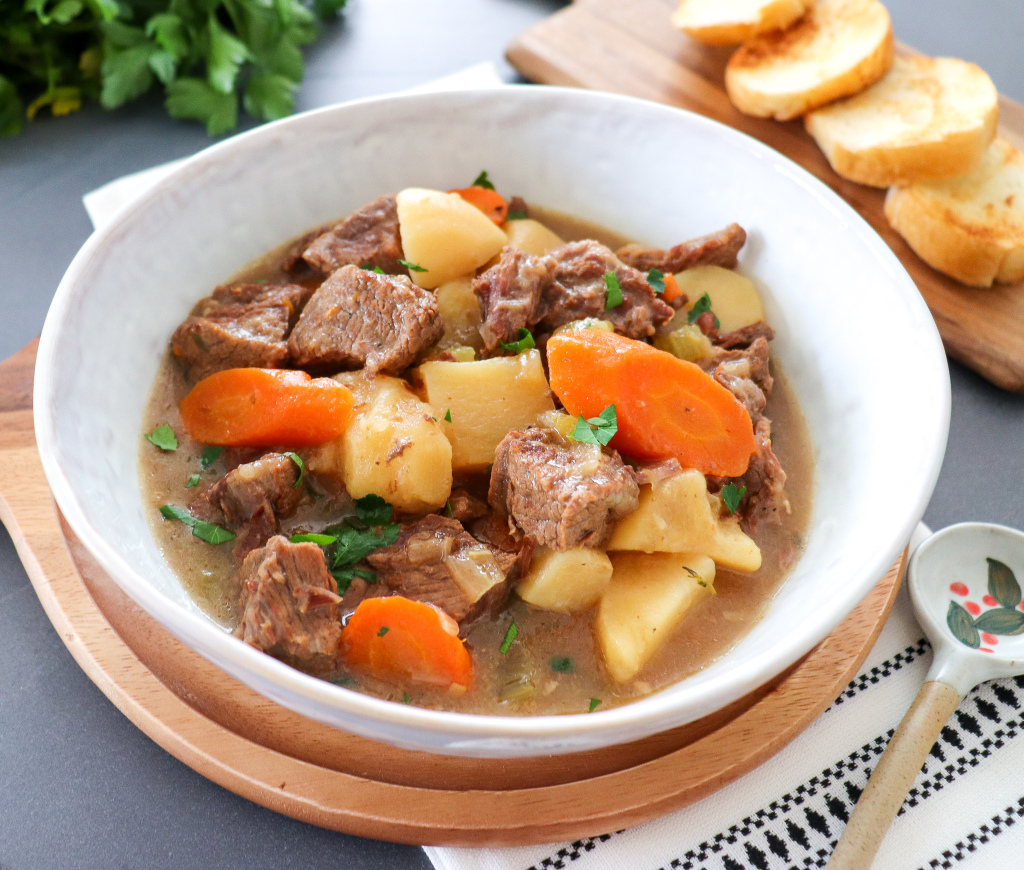 Check out my recipe for Instant Pot Beef Stew! #food #Foodies #recipe #instantpot leelscooks.com/2020/02/03/ins…