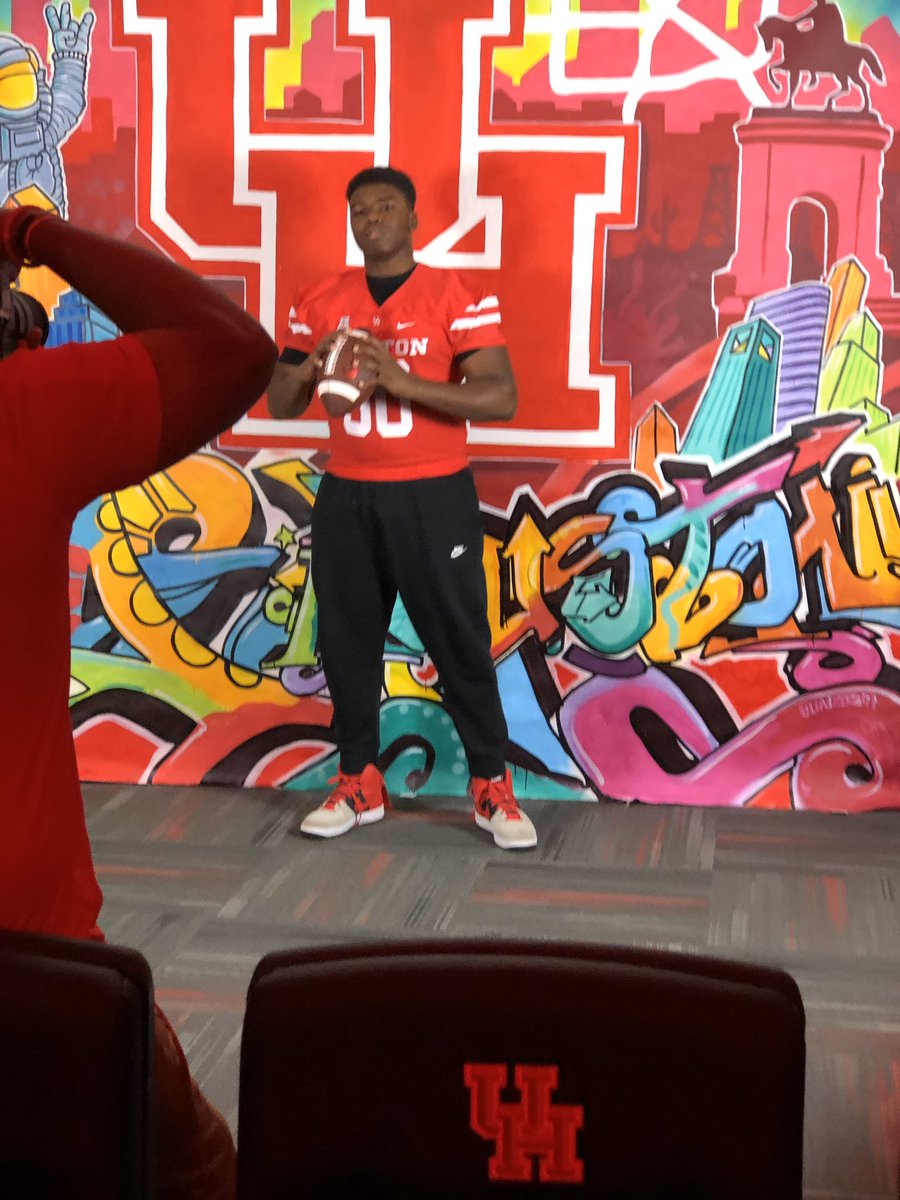 KanenDumas's tweet photo. Had a great time at The University of Houston on Saturday #cougars @CoachJoeCauthen @tank_texasboy99 @JoeAlcoser @UHCougarFB https://t.co/FMv1cBr8l2