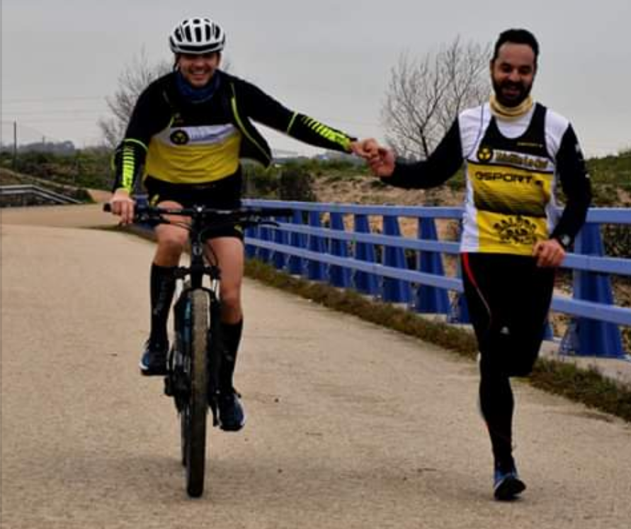 trilocost's tweet photo. Que grandes imágenes de compañerismo nos dejó ayer nuestro #combidos #triloco. Porque somos una gran familia donde tod@s sois imprescindibles. #fuerzatriloca @AytoLeganes @SaloonBarElPaso @bicicletasmanas https://t.co/lbGeM75B93