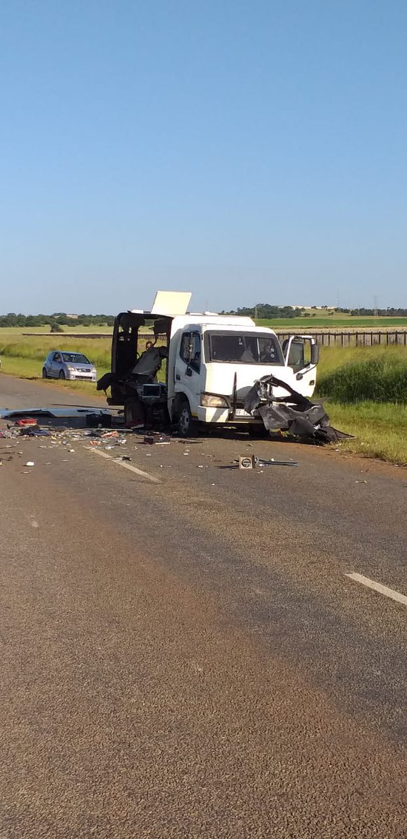 crimeairnetwork's tweet photo. ARMED ROBBERY : R513 EKANDUSTRIA. EKANGALA. BRONKHORSTSPRUIT. GP. MONEY TRUCK ROBBERY. BOMBED &amp; CASH TAKEN. https://t.co/40fE2xro7e