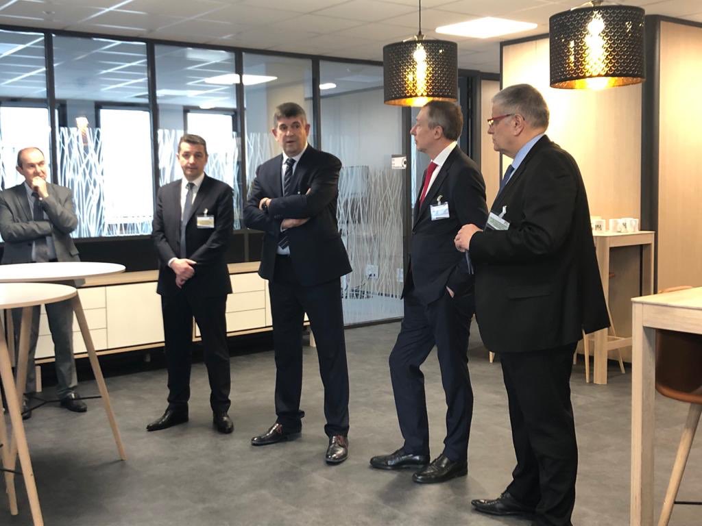 CA_Assurances's tweet photo. Unité de Gestion des Sinistres à St-Etienne : «Fier d’inaugurer ce site qui illustre notre soutien des territoires avec les Caisses régionales, au service de l'économie, de l’emploi et de l’excellence relationnelle» T.Langreney, DGA CAA et DG Pacifica.

➡️ https://t.co/yFlXzvtix5 https://t.co/W5t6PIHxCt