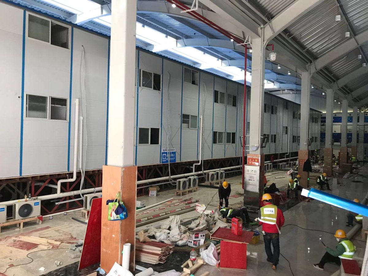 ChinaDaily's tweet photo. 2nd hospital to be built in response to #coronavirus outbreak! After the #Huoshenshan Hospital went operational on Sunday, China is still working at top speed to build the second special hospital, #Leishenshan Hospital, which is due to open on February 5. https://t.co/JiO8JXy7B5