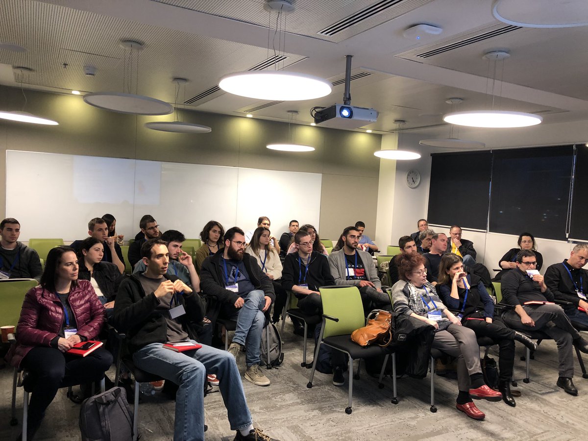 RACMasterPM's tweet image. @sandeshr The master explaining #MachineLearning to a crowded audience at #iloug #ilougTechDays2020