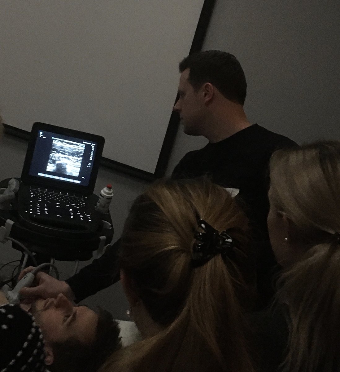 LitcheeK's tweet photo. #RAUK_GWSSA_sonosite_StudyDay202 @RegionalAnaesUK @iaindrthomson
#ExpertTeaching #breastblocks and more https://t.co/IUb2rkpwWo