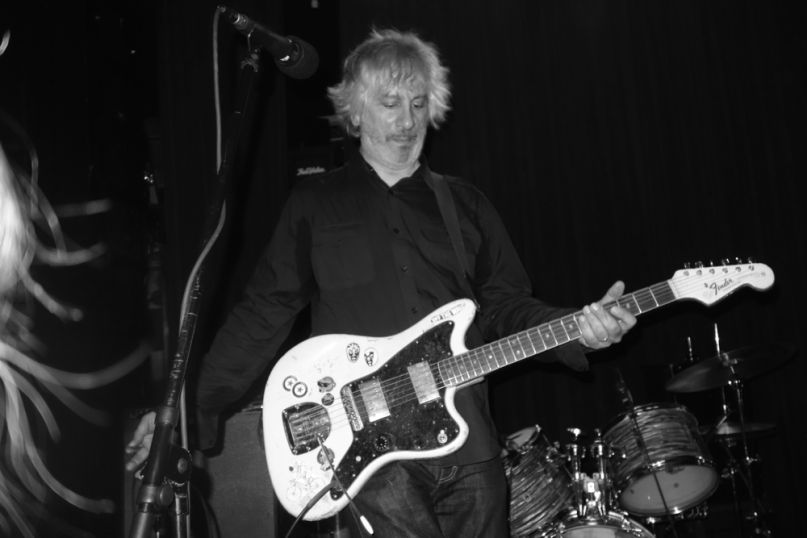 Happy Birthday Lee Ranaldo, guitarrista de la banda Sonic Youth. 