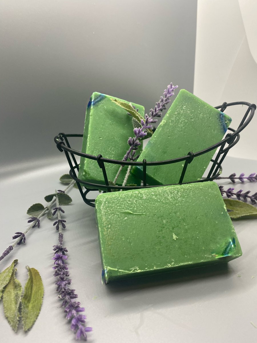 xscapesweet's tweet photo. New @xscapesweet Products coming soon‼️⏳ #AllNatural #Bathbomb #Soaps 
#EdenBlueraspberryRose#MediterraneanLavenderMint
#FrenchCinnamonLatte #MysticBerrySage
#entrepreneur 
#buyblack #clearskin #natural #bussiness #smallbusiness #shotoniphone https://t.co/qUi1h7a5oR