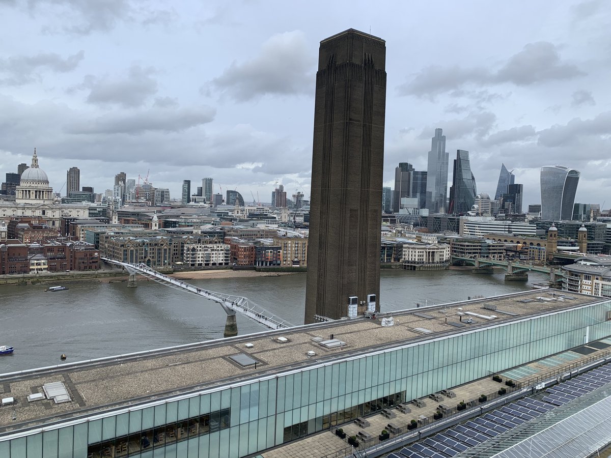 View from the viewing level at the Tate Modern: the Thames, ST Paul’s cathedral on the left, the millennium bridge, the walkie talkie building, etc