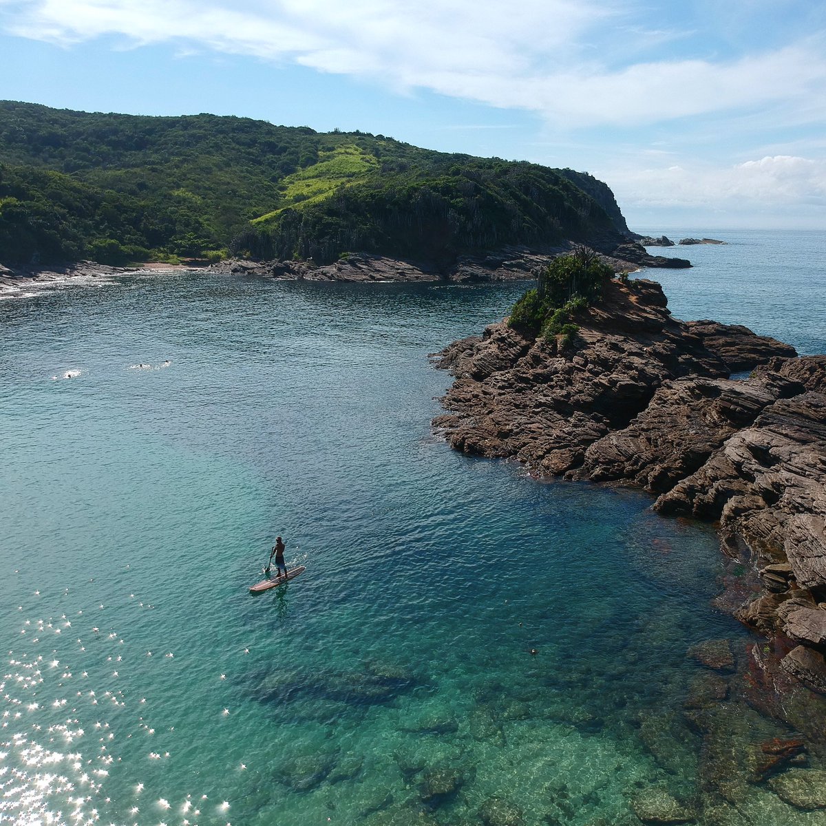 delmirojunior's tweet photo. #☀️ Final de semana no paraíso de Búzios. Praia da Ferradurinha - RJ. Foto: @delmirojunior
#buzios #djispark #riodejaneiro #brasil #djii #dronephotography #dronestagram #ferradurinha #praiadaferradurinhabuzios #diadeyemanja #cariocandonorio #carioquissimo #dronephoto https://t.co/vsL3R2pUWL