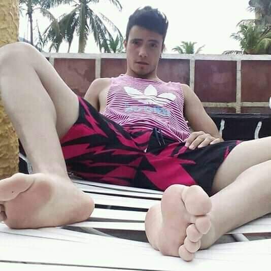 Maxerminegmail1's tweet photo. Tired of always arguing with my straight roommate,I simply said his trigger word and he fell silent and went mindless on his chair, I went and sat on the end and looked up at his blank face, "hhhmmm"I thought to myself. Later seeing him in his new slave collar I felt redeemed!!! https://t.co/DT4Y5SksWi