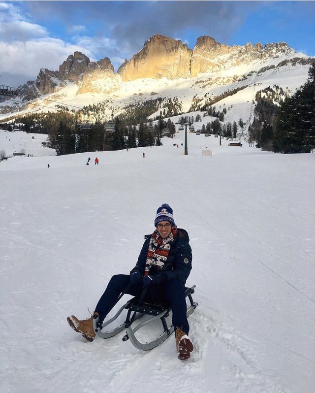 SV_runner's tweet photo. Va la slitta va 🛷
A gran velocità 🏔
#sledding #dolomiti #abombazza https://t.co/5KPDVeywTH