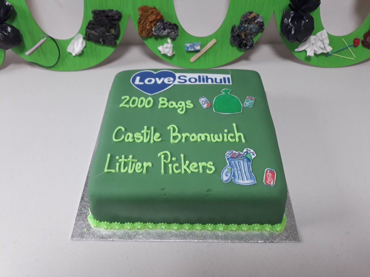 LoveSolihull's tweet photo. Marvellous #MondayMotivation from the #CastleBromwich Litter Pickers. Today they are celebrating collecting their 2000th bag of #Litter in just over 2 years. Massive thank you from #LoveSolihull team 4 #RaisingAwareness #Education #Environmentalissues #BinItDontDropIt 👏👏👏👏 https://t.co/YcWsFIQD79