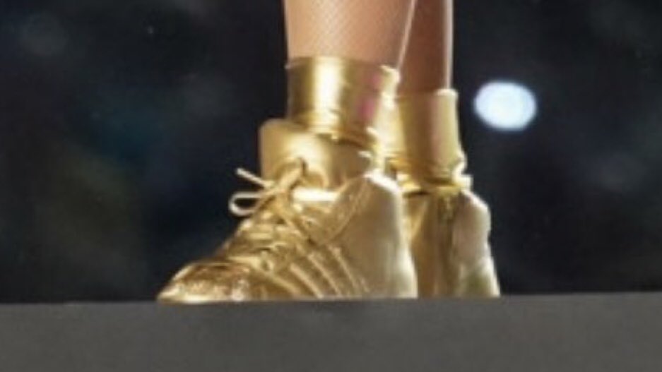 🚙🍩 tweet media