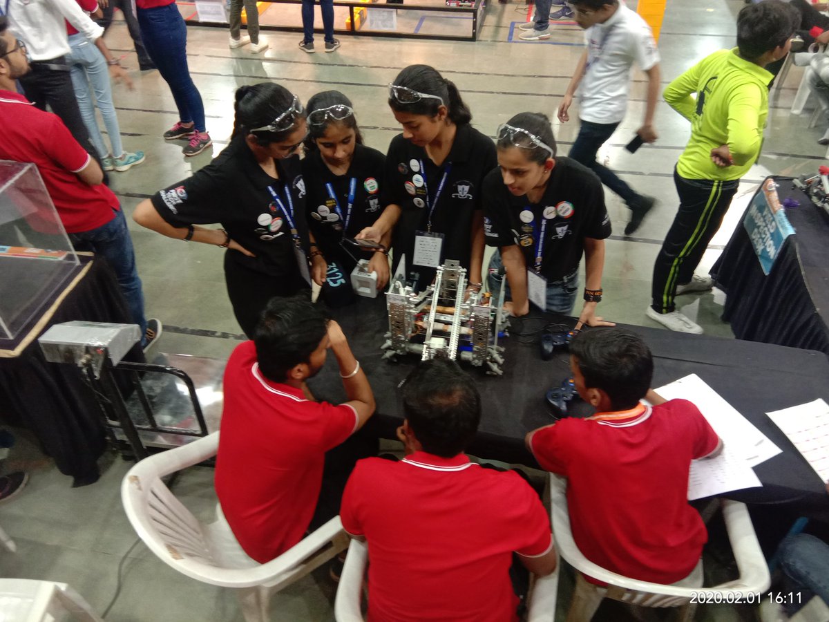 ftc_team_2111's tweet photo. The experience has been unforgettable. Eaxh match was an opportunity to grow, and we have done our best to seize every chance we got to improve. Each member has had some learning to take away and we hope to carry FIRST's message of #graciousprofessionalism throughout our lives. https://t.co/Sh0tTOqnkQ