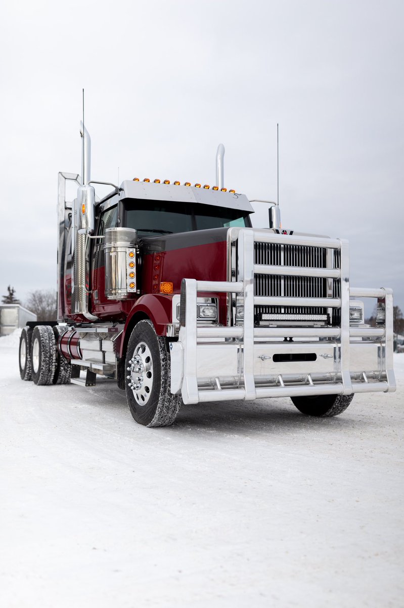 ValleyEquipLtd's tweet photo. On a scale of 1-10 how would you rate our latest #BuildBreakdown? #WesternStar https://t.co/oaNb4vgBWt