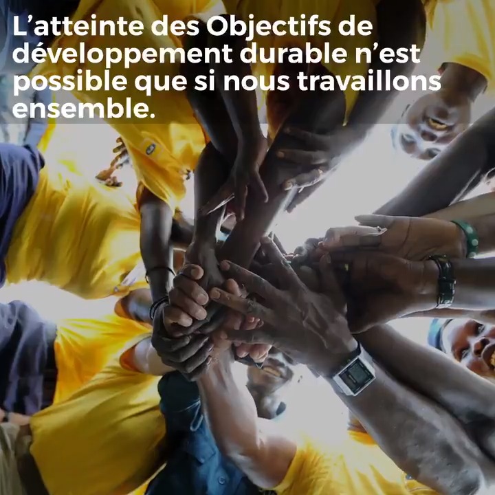 Nous savons que la🔑pour que les #ObjectifsMondiaux se réalisent, c'est de travailler ensemble, ce qui demande de la confiance!
DERNIER défi #VisezLesObjectifs : Rassemblez vos amis et faites un exercice de confiance!