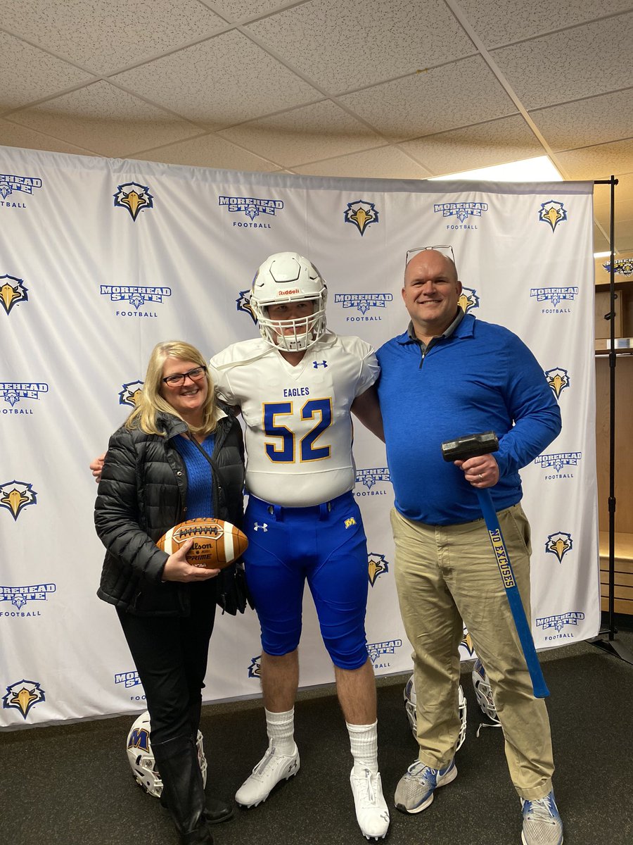 HuletteJohn's tweet photo. I’m blessed and grateful to be announcing that I will be committing to Morehead State to continue my athletic and academic career, thank you @JRiase and @RobTenyerMSU for allowing me to be a part of your family. #GoEagles #onetownoneteam https://t.co/XNeudJbeTM