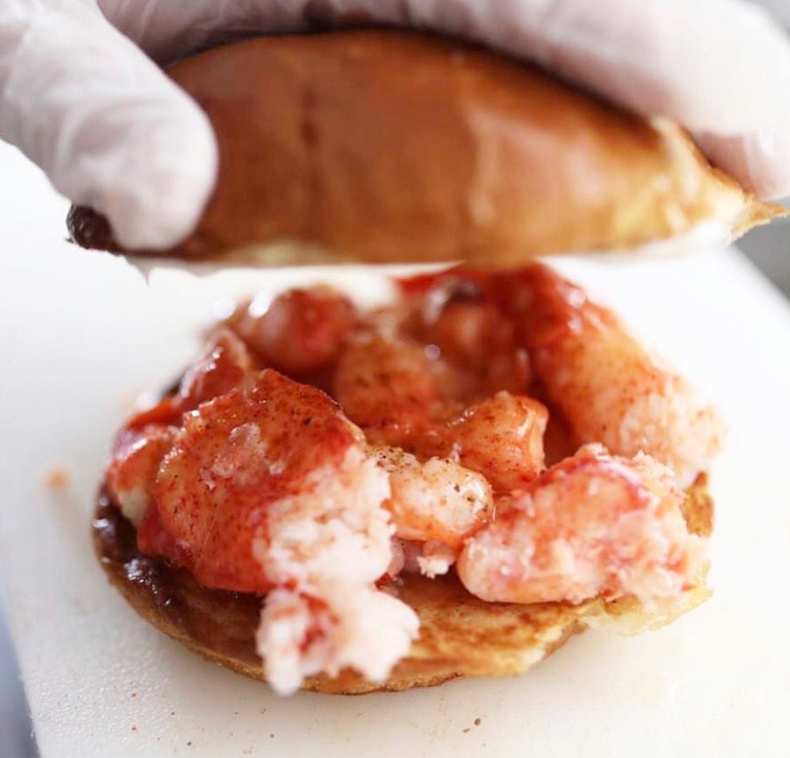 Today may not be a national holiday but you can still eat like it is 🦞🏈

🚚 Monday - Truck 1️⃣
📍 58th &amp; Ellis
⌚️ 11a-1:30p

🚛 Monday - Truck 2️⃣
📍 Columbus near Randolph (Aon Center)
⌚️ 11a-1:30p

🇫🇷 Monday - French Market
📍 131 N Clinton
⌚️ 11a-6:30p
🚘 Delivery 👉🏻 @Caviar