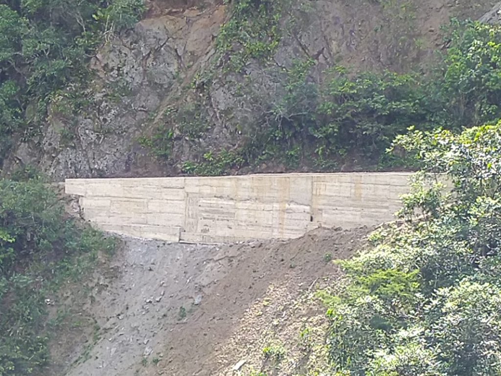 alaixjoseluis's tweet photo. Entrega obras municipio Dovio-Valle, veredas Lituania, La Peña y Tolda Fria, construcción obras de arte, muros y mejoramiento vias con el fortalecimineto social y comunitario. Alto Patia Norte Cauca ART @EmilioJArchila @RenovacionCo @PosconflictoCO @AvelinoMartiART https://t.co/0Brg8Se3Gz