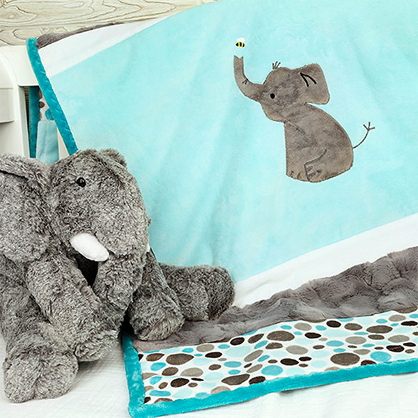 BrewerSewing's tweet photo. This complete Cuddle® Kit from @ShannonFabrics includes fabric for the top, applique, backing, binding and a pattern. It’s the perfect cozy quilt for a new baby, friend or loved one!

Stock up now ➤ https://t.co/Q8eoQQ2EKa https://t.co/Fe05zDqjal