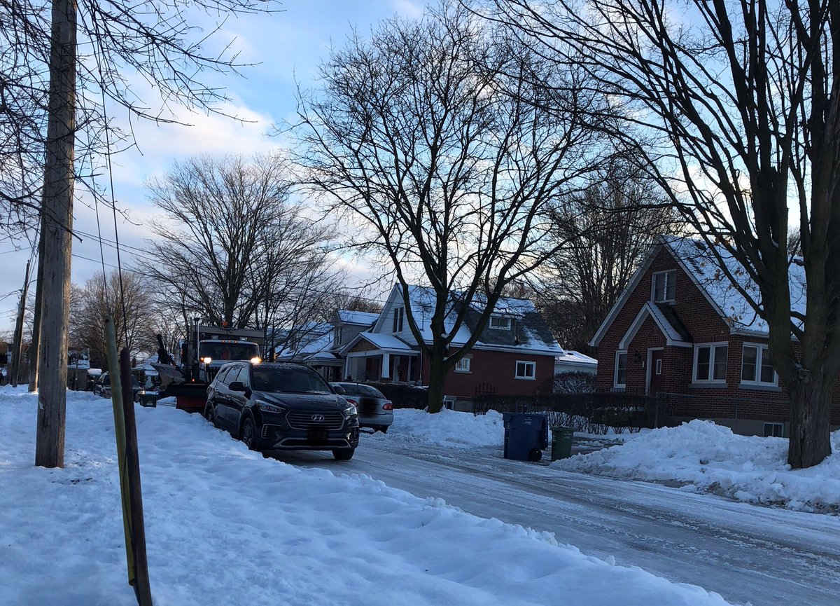 cityofguelph's tweet image. The clean up continues. Please remove parked cars from the streets. When you park like this, plows can't pass. You get a ticket and we have to do the work twice. Help us help you. #becausewinter #guelphroads