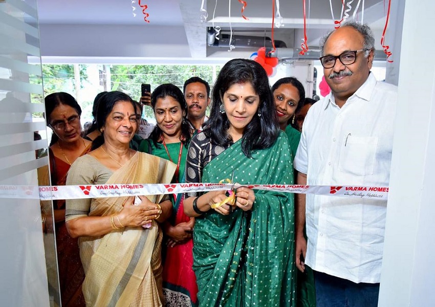 varmahomes's tweet image. &apos;Varma Maalika Block II&apos; Project Inauguration and Key Handover Ceremony held on 2nd February 2020 at SN Junction, Tripunithura. Honourable Ward Councillor Smt Jaya Parameswaran inaugurated.

#VarmaHomes #Maalika2 #ProjectInauguration #Keyhandover #Happiness