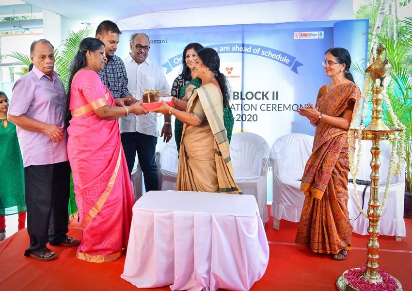 varmahomes's tweet image. &apos;Varma Maalika Block II&apos; Project Inauguration and Key Handover Ceremony held on 2nd February 2020 at SN Junction, Tripunithura. Honourable Ward Councillor Smt Jaya Parameswaran inaugurated.

#VarmaHomes #Maalika2 #ProjectInauguration #Keyhandover #Happiness