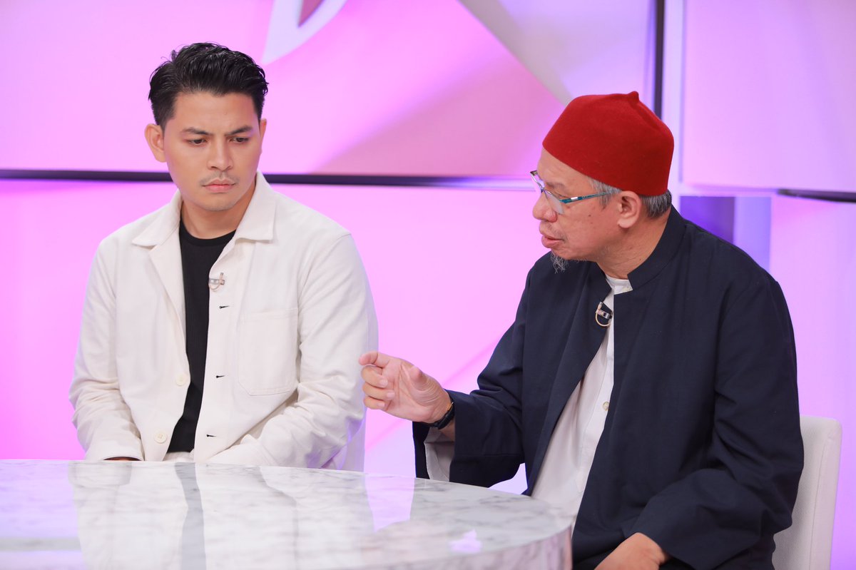 IzzueIslam's tweet photo. Aku yakin Allah ada perancangan yang terbaik untuk aku & @awin_nurin . Terima kasih semua yg sentiasa doakan izzue & awin! πΆπ»π€π§π» #Currhat πΈ Photo by @aqoimran https://t.co/hpTxI6T8rt