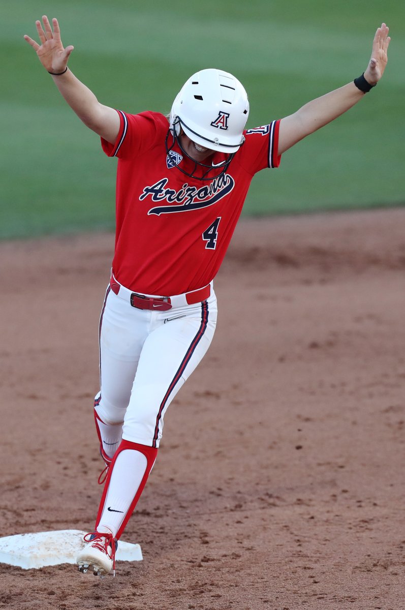 ArizonaSoftball's tweet photo. ⇉ [4 DAYS] ⇇

Put your hands in the air if you're as excited as @carlicampbell04 that we are down to 4⃣ days until first pitch! 🙌

#CountdownToFeb7 || https://t.co/3z4GDMDb3S https://t.co/A5VbjmAsnS