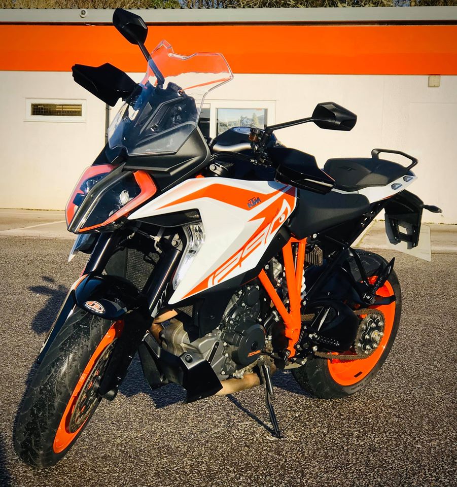 racing_jd's tweet photo. EX DEMO
KTM 1290 Super Duke GT
2019 (69 Plate)
3308 miles *may go up
Current List Price £17199
JD Racing Demo Price £12999
209 KG Dry Weight
173 HP
Cruise Control
Heated Grips
Rider Modes
Traction Control
01752 848888
#jdracing #ktm #superdukegt #saltash #jdracingusedbikes https://t.co/QqriXplCNU