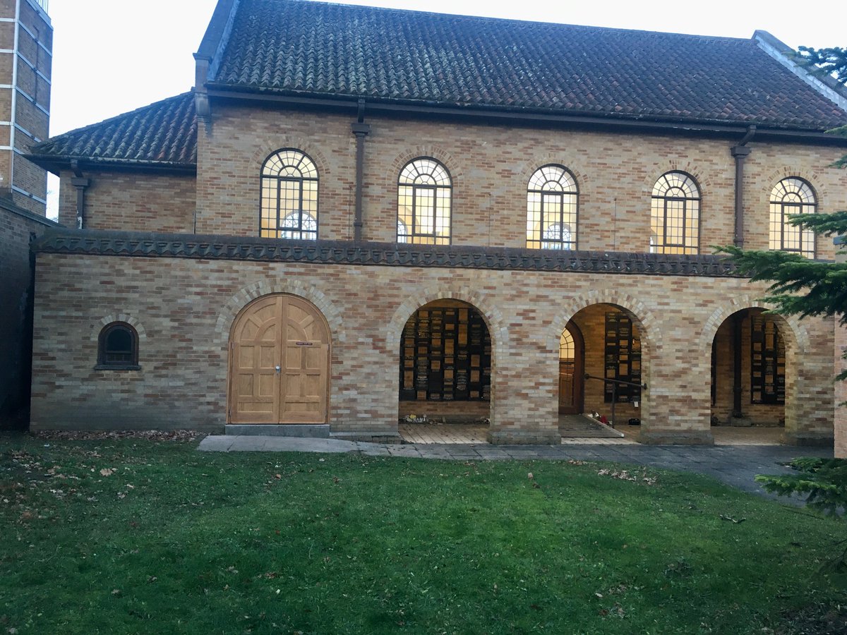 BrooksUKltd's tweet photo. We are proud to have supplied Brooks Tech laminated Oak to Gate Craft who worked their magic to complete these gorgeous Oak doors. Awesome job guys! π€©
#doors #oak #laminated #oakdoors #gatecraft #brooksbros https://t.co/AI3YTgPomc