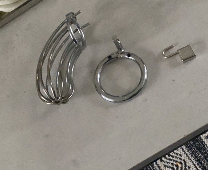 Got home to this I&rsquo;m the table and a message saying she has the key, she&rsquo;s meeting her bull and she doesn&rsquo;t<a href="/tag/hotwife"class="tags"><span>#hotwife</span></a><a href="/tag/cuckhold"class="tags"><span>#cuckhold</span></a><a href="/tag/cuckholdcouple"class="tags"><span>#cuckholdcouple</span></a>