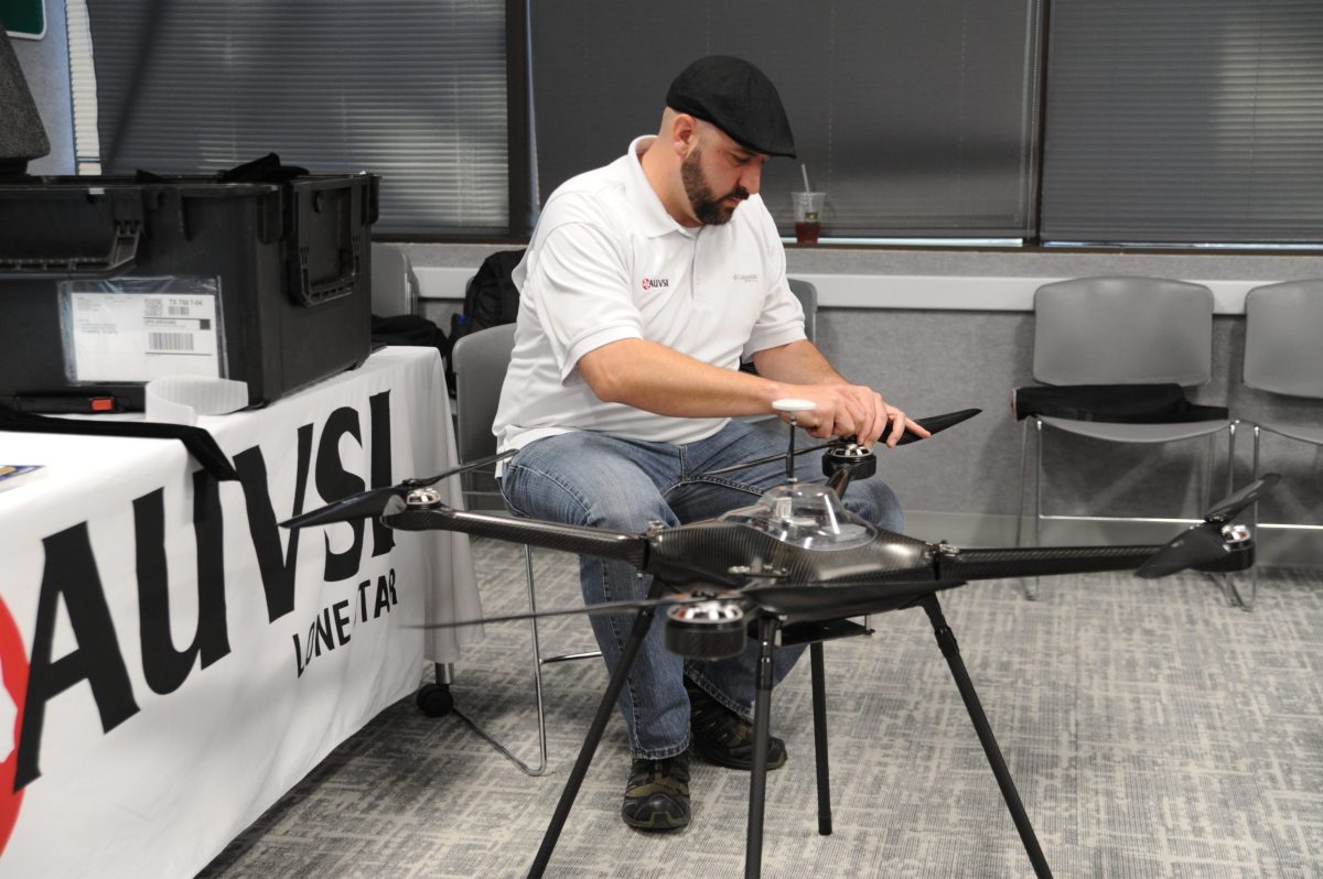 DFWNewsFlash's tweet image. Drone Workshop Shares Information With Public: dfwnewsflash.com/drone-workshop… #drone #arlington #dfwnewsflash
Written by @triciasims17