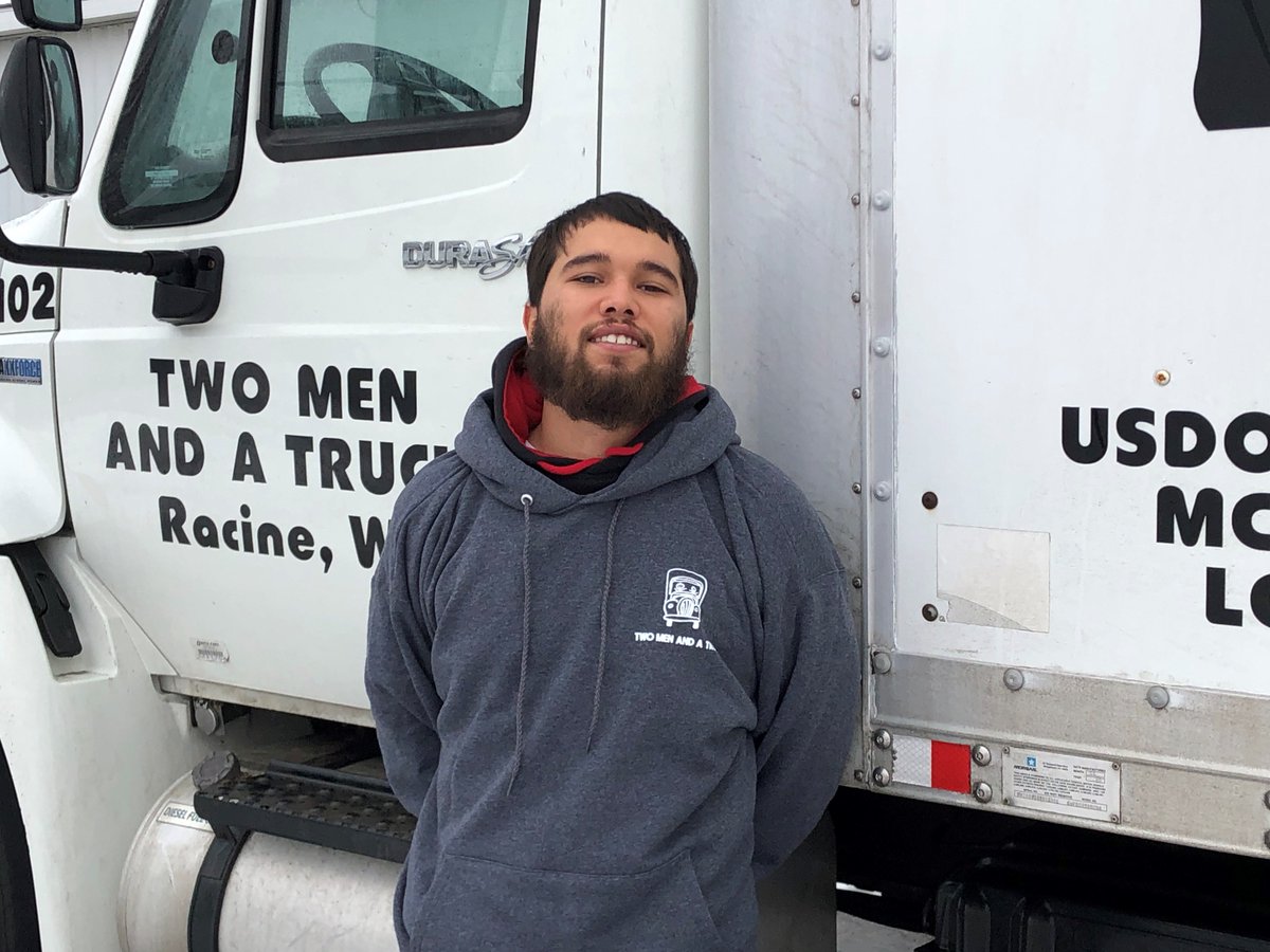 timothylightner's tweet photo. Each month we select a mover who lives our core values. This month, Joe earned a perfect "5" on all 15 of his move reply cards. Everyone is impressed by his great attitude and amazing customer service. It's an honor to have him on our team.  #MoversWhoCare #RockstarsRacine https://t.co/JjLs8g9fwZ