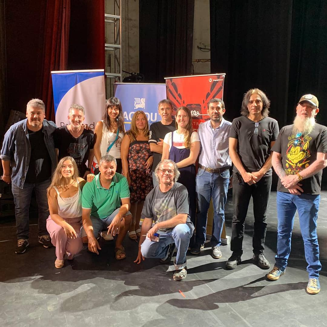 AGADU_UY's tweet photo. Lanzamiento #AutoresEnVivo - Paysandú
El lunes 3 de febrero se lanzó en #Paysandú el ciclo de @autoresenvivo que comienza el martes 4 y continúa el miércoles 5 de febrero en el Teatro Florencio Sánchez
Consultar la grilla completa https://t.co/zDHNCEyQsm https://t.co/zUcSGokTcj