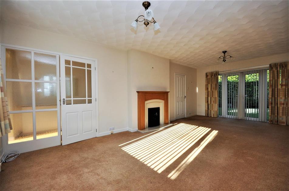 hudsonmoody's tweet photo. Property of the Week: 3 bed detached home situated within the highly sought after village, #NetherPoppleton. 

Features include
•Spacious kitchen with walk in pantry
•Open plan sitting / dining room 
•Enclosed lawned garden
•No onward chain 

https://t.co/UoeFF8lQvS https://t.co/PBFMHGkgEA