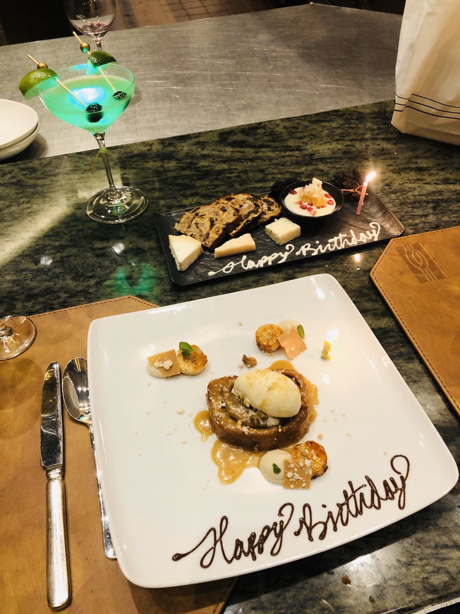 Sarah_Stierch's tweet photo. And since we are celebrating our birthdays at @Disneyland we had a visit from The Child and two desserts! Babka 🤤 and cheese!! ⭐️⭐️⭐️⭐️⭐️ experience at Napa Rose! #VisitTheOC #Disneyland #Foodies #VisitCalifornia https://t.co/fh61RFaEmn