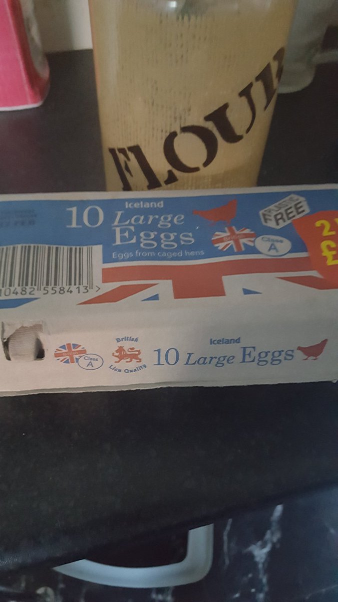 rodders0151's tweet photo. Egg fight with the neighbour https://t.co/LDBZhDB9AB