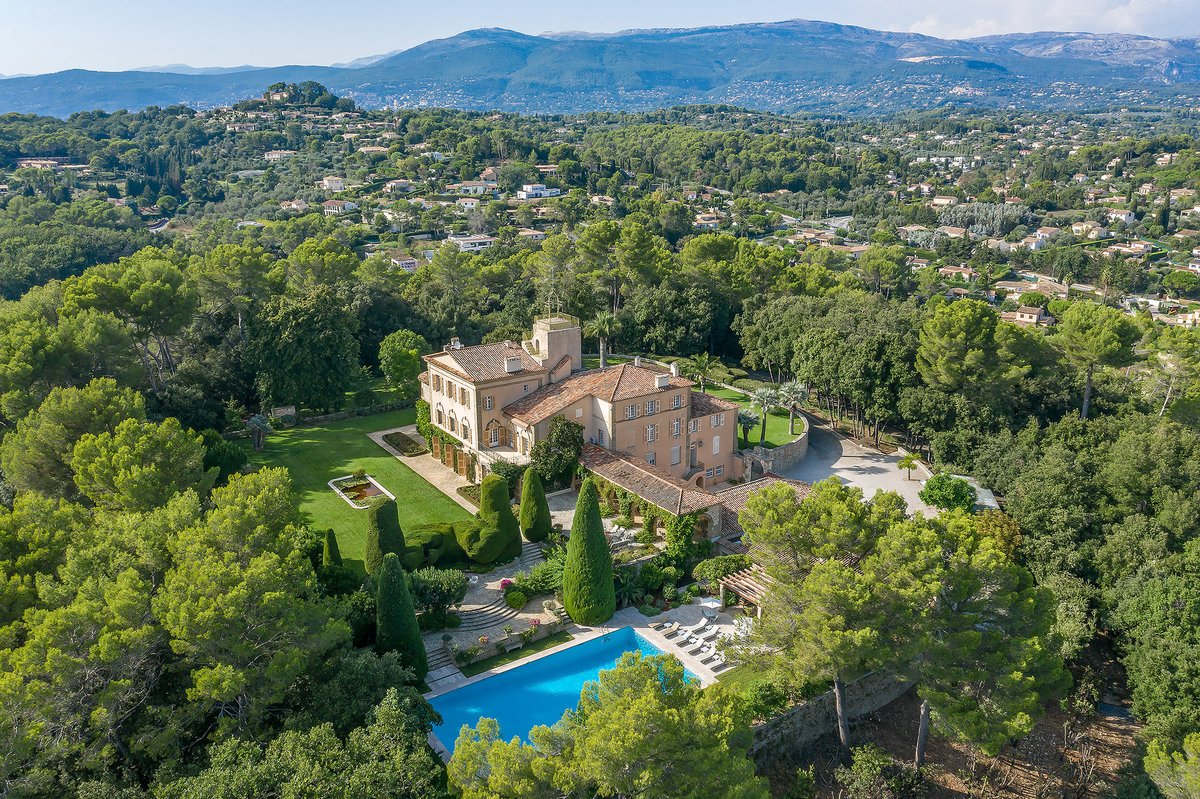 _UniqueLiving_'s tweet photo. Built 1920, beautiful villa located steps from Valbonne &amp; 25 mins from Nice airport. On 18 hectares, used as holiday destination for #JFK during summer hols! It's that good! #propertyfinder #luxurylifestyle #uniqueliving #ipba #propertybuyersadvisory #villaforsale #luxuryvilla https://t.co/yPxDptacHw