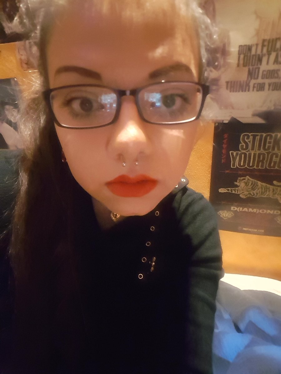 MelliBLEGH's tweet photo. Staring into your soul wyd https://t.co/MP9agzbnHc