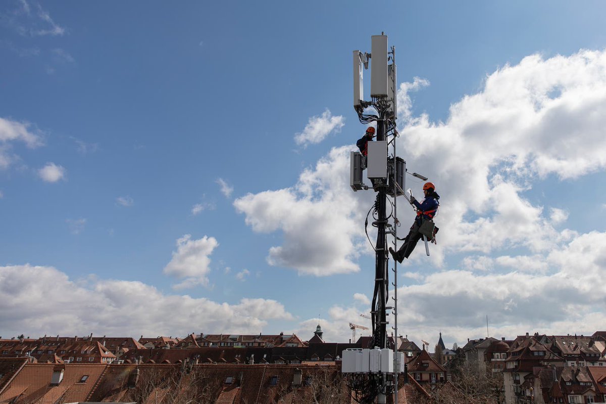 Neue Technologie als Standortvorteil:
<a href="/ericsson/">Ericsson</a>-Chef Börje Ekholm lobt die Schweiz als Spitzenreiterin bei 5G. Das übrige Europa hingegen sei bereits in Rückstand zu Asien und den USA. 
nzzas.nzz.ch/wirtschaft/eri…