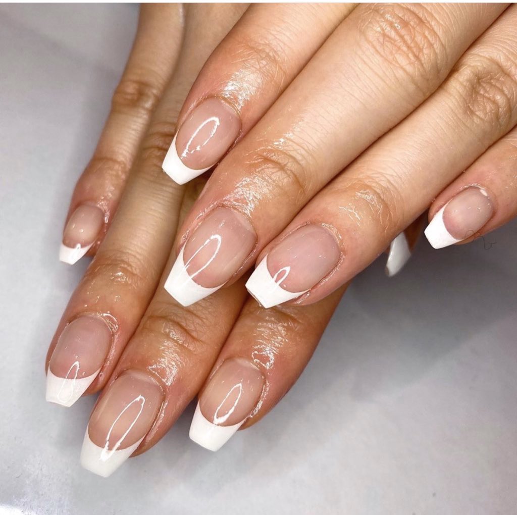 33nail フレンチモデルご案内可能です オフありクリアベース白フレンチ のみとなります 長さ出しも１０本 1000円でご案内可能となっております ネイルモデル募集 ネイルモデル募集渋谷 ネイルモデル募集東京 フレンチネイル フレンチ