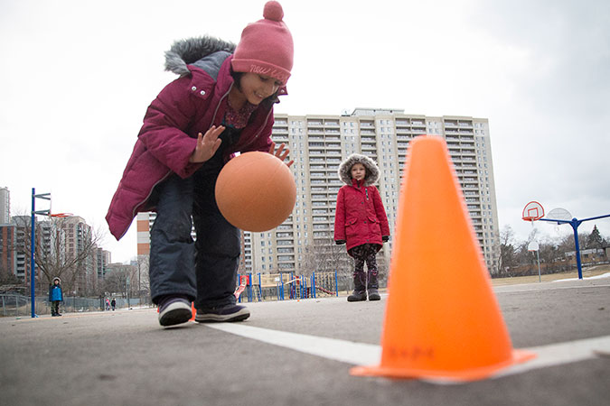 PLASP_CCS's tweet photo. Across #toronto & #peelregion, more & more families are raising children in high-rises. Find out how licensed child care programs like PLASP are helping kids thrive in vertical communities. https://t.co/D3M3gmCMU0 #verticalcity #growingupto #growingupvertical #cityplanto https://t.co/omXj2dwvoj