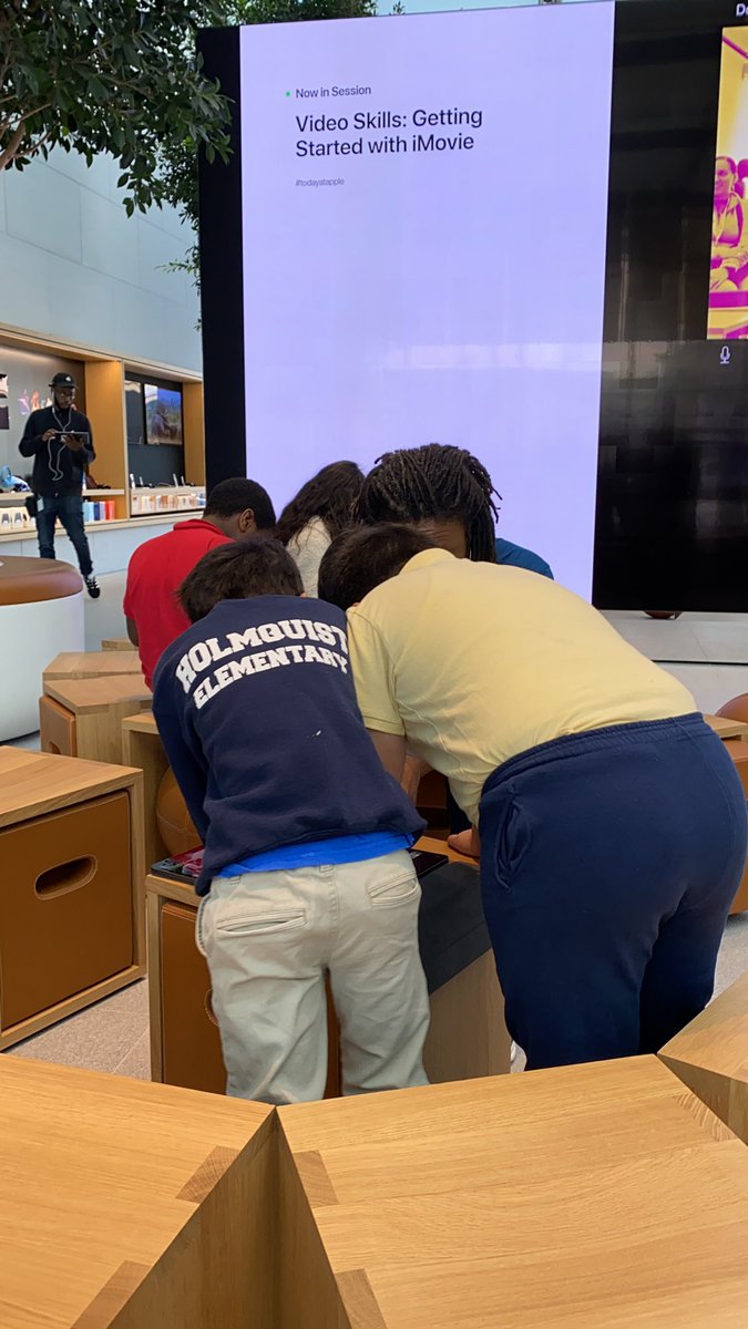 JennCGo's tweet photo. Class field trip to the Apple store! We are so excited to learn how to use iMovie to make new learning videos in class and make learning fun! #AliefTech #AliefAtApple https://t.co/xpr4USxKLF