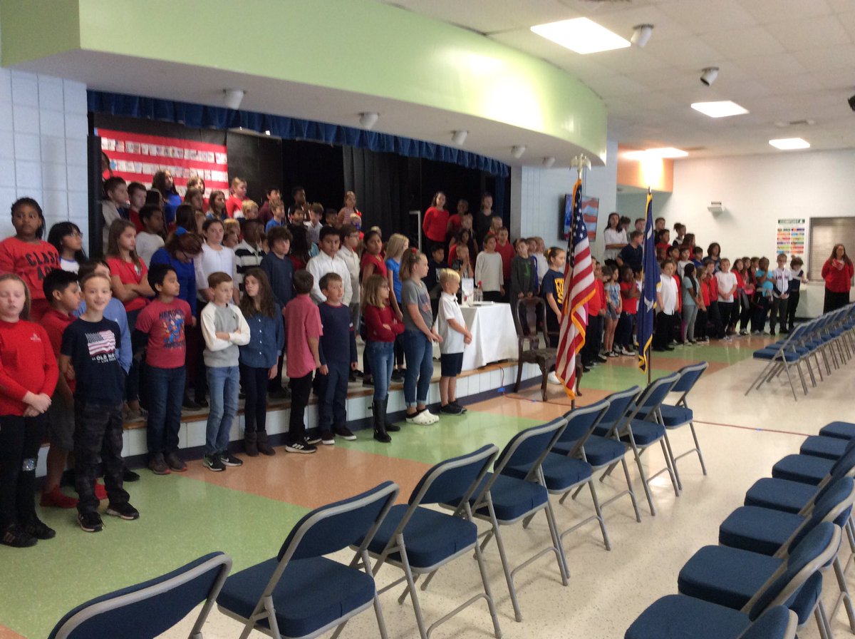 Ocean Drive Elementary Veterans Day Performance 
#odeleads #hcslibrarymedia