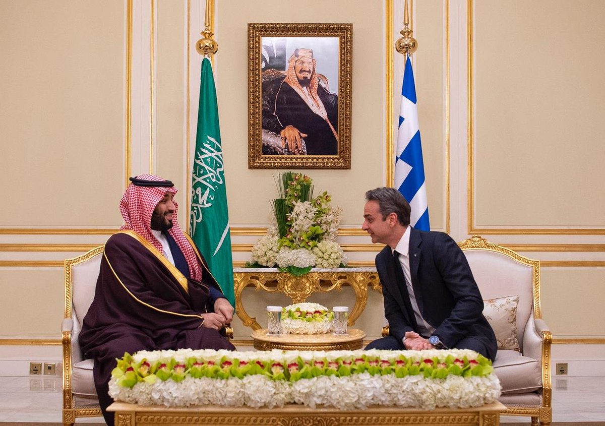 spagov's tweet photo. سمو #ولي_العهد يعقد اجتماعاً مع رئيس وزراء جمهورية #اليونان، وجرى خلال الاجتماع استعراض أوجه العلاقات الثنائية، وفرص تعزيزها في مختلف المجالات، إلى جانب بحث تطورات الأوضاع في المنطقة.
#واس https://t.co/IAnbdsweNE