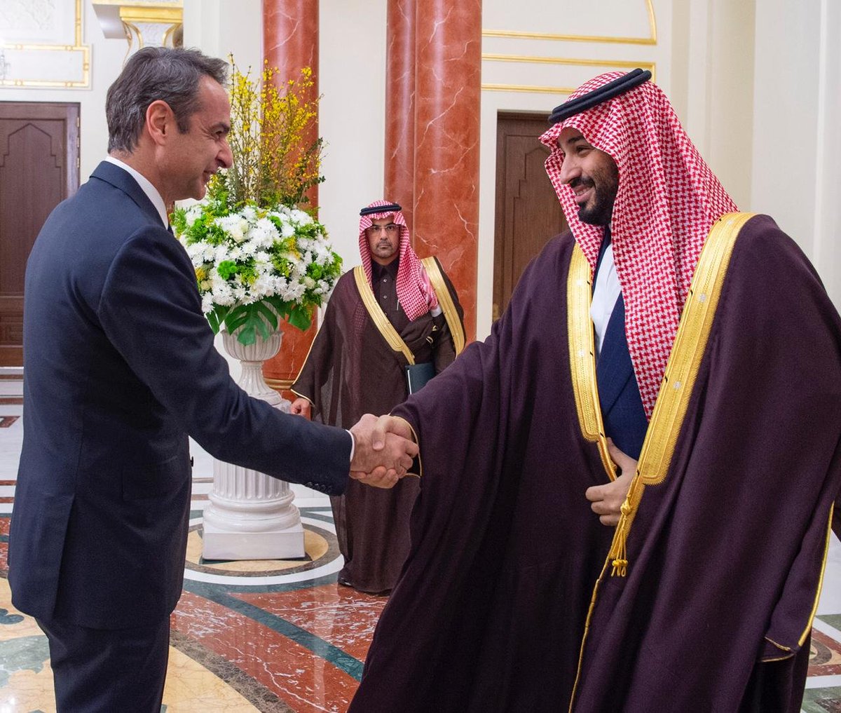 spagov's tweet photo. سمو #ولي_العهد يعقد اجتماعاً مع رئيس وزراء جمهورية #اليونان، وجرى خلال الاجتماع استعراض أوجه العلاقات الثنائية، وفرص تعزيزها في مختلف المجالات، إلى جانب بحث تطورات الأوضاع في المنطقة.
#واس https://t.co/IAnbdsweNE
